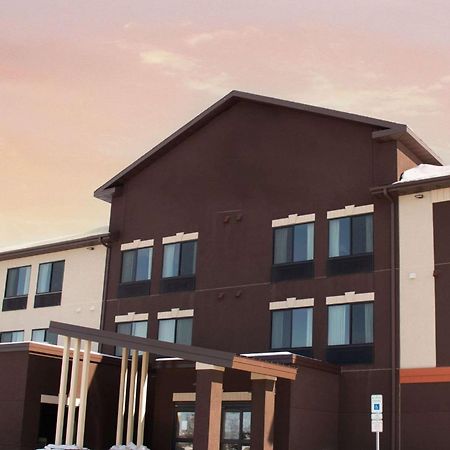 Grand Forks Lodge And Suites 外观 照片