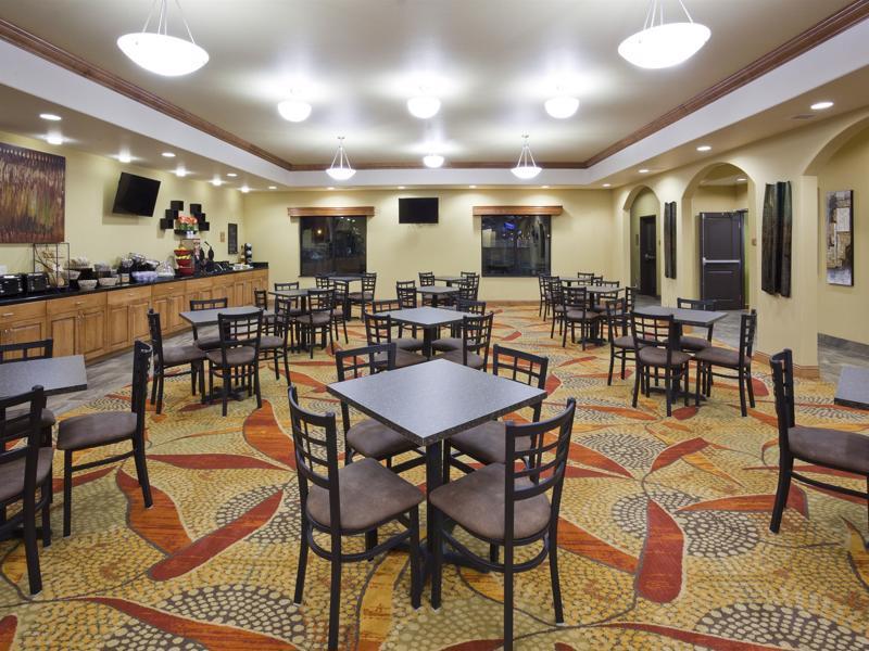 Grand Forks Lodge And Suites 外观 照片