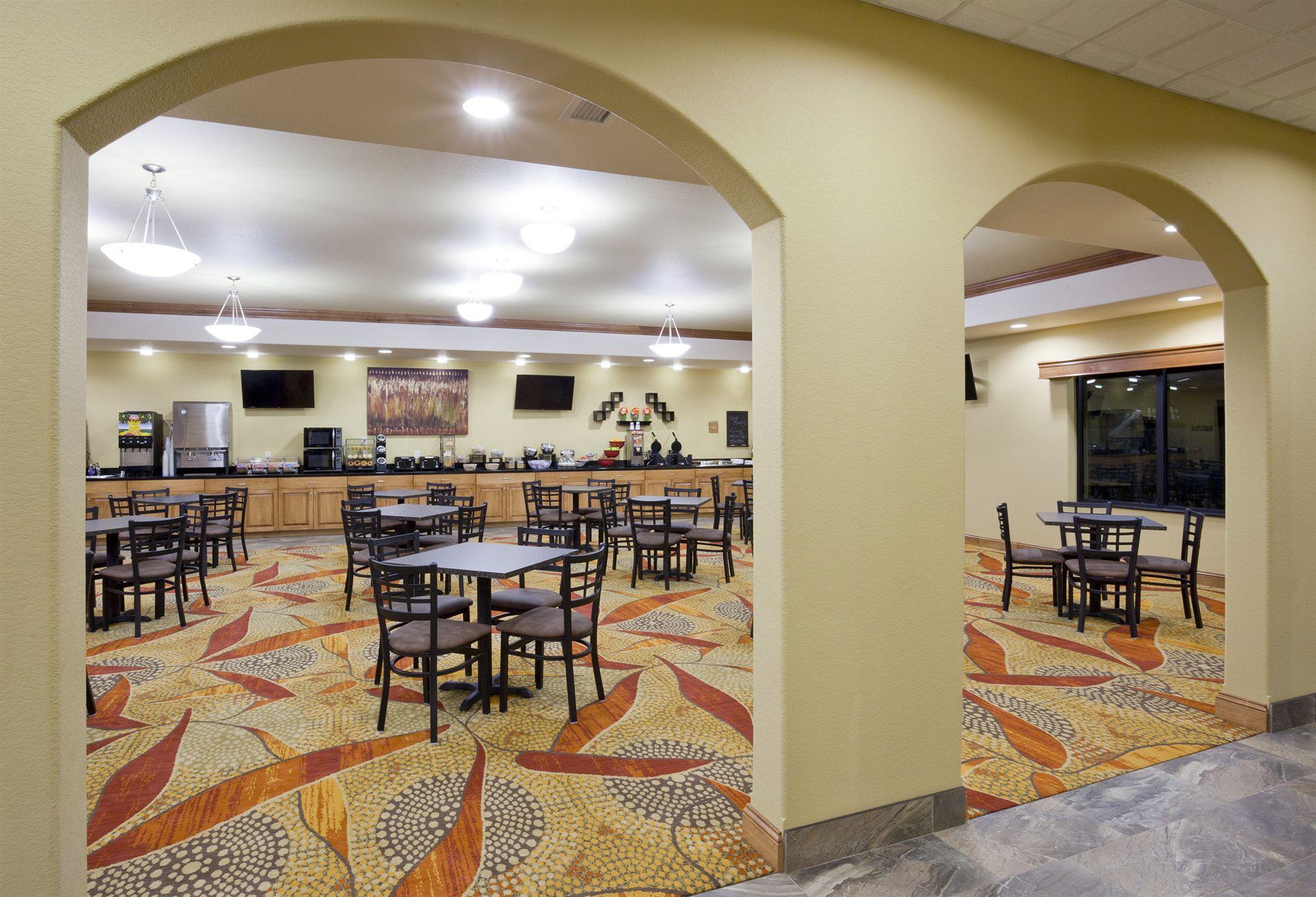 Grand Forks Lodge And Suites 外观 照片