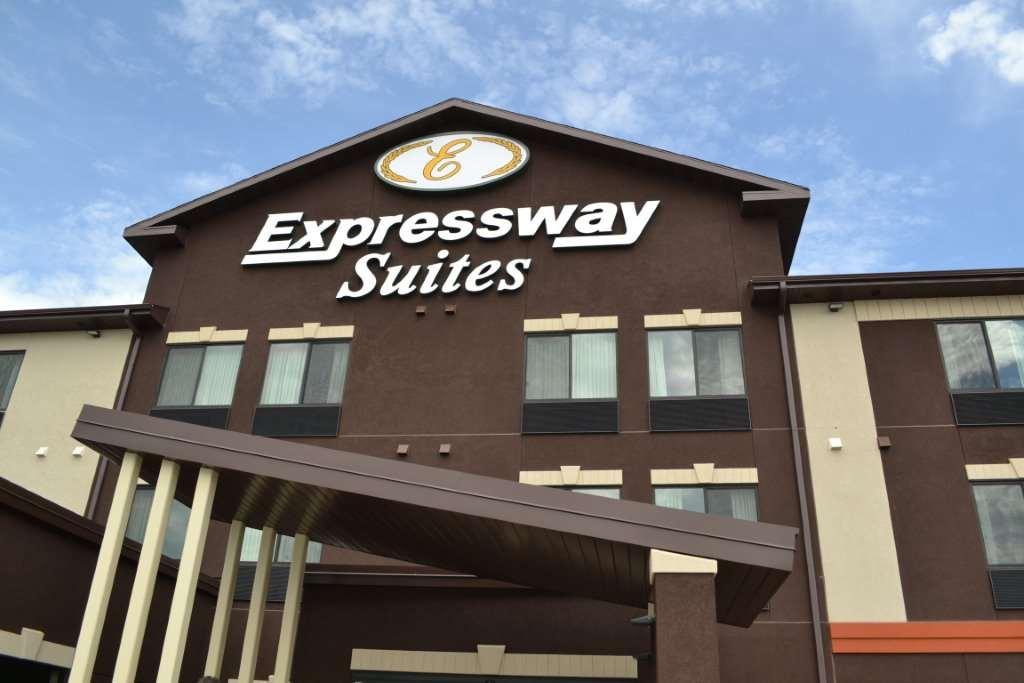 Grand Forks Lodge And Suites 外观 照片