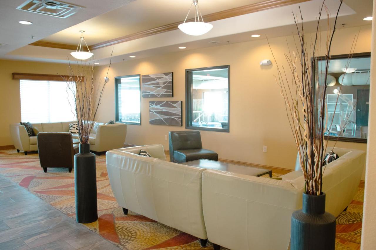 Grand Forks Lodge And Suites 外观 照片