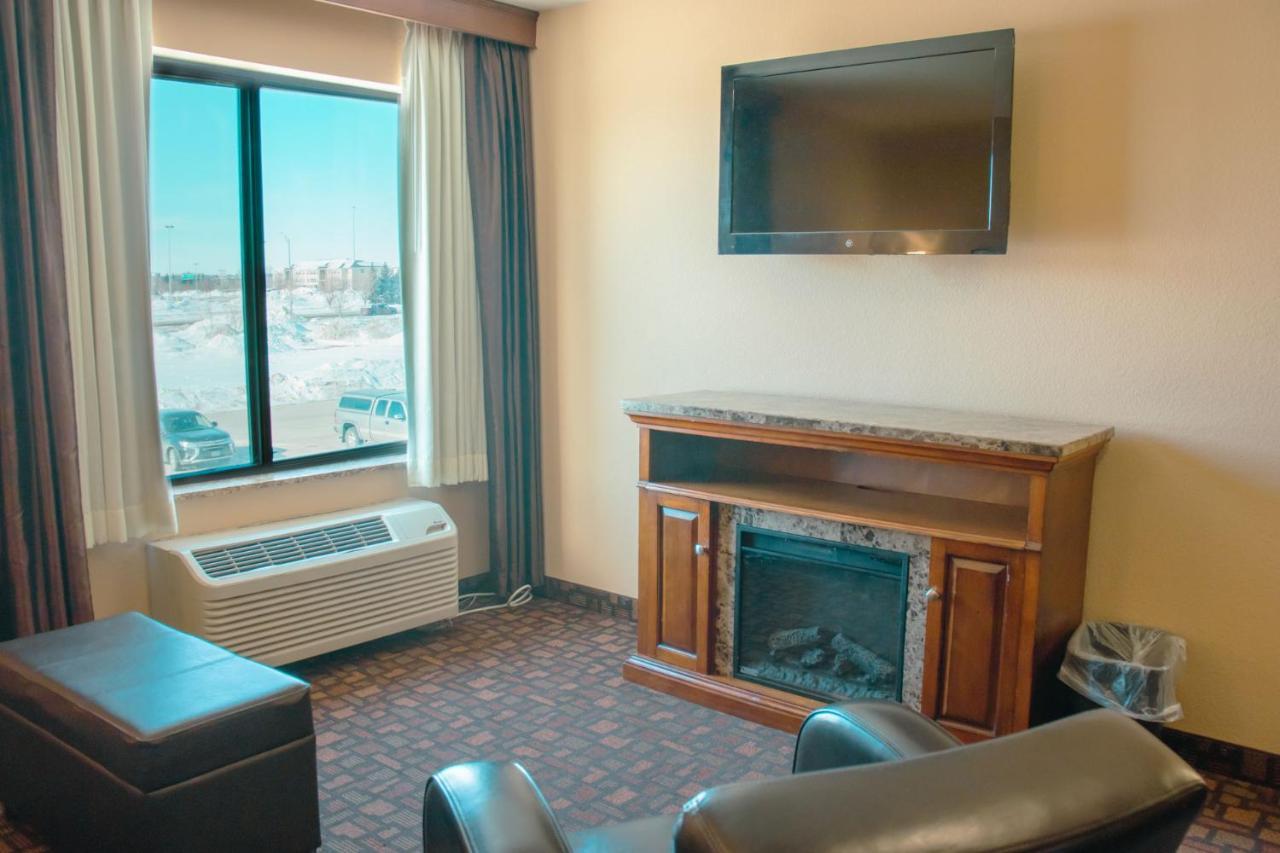 Grand Forks Lodge And Suites 外观 照片
