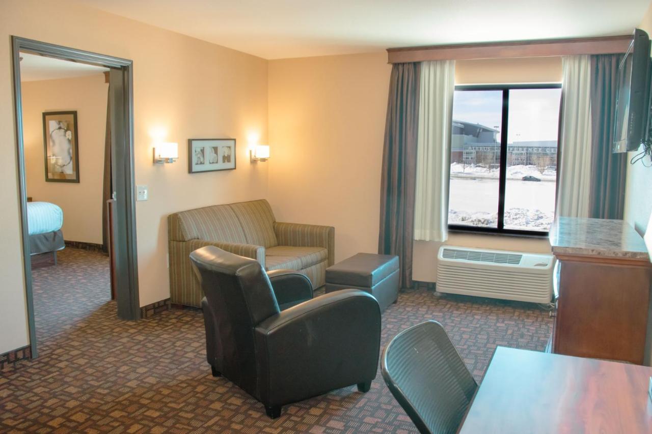 Grand Forks Lodge And Suites 外观 照片