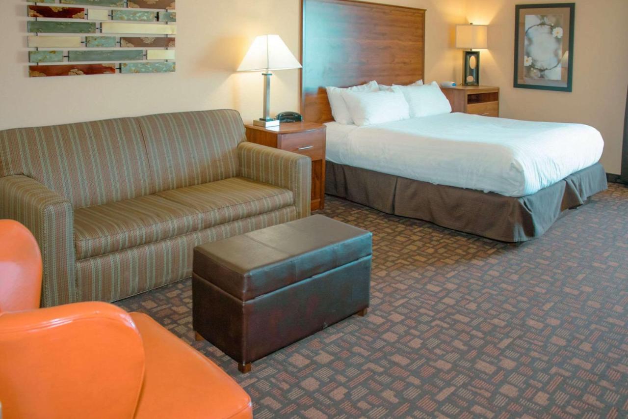 Grand Forks Lodge And Suites 外观 照片