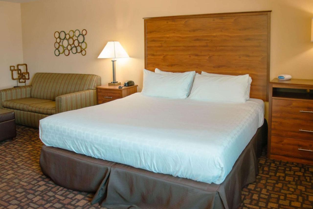 Grand Forks Lodge And Suites 外观 照片