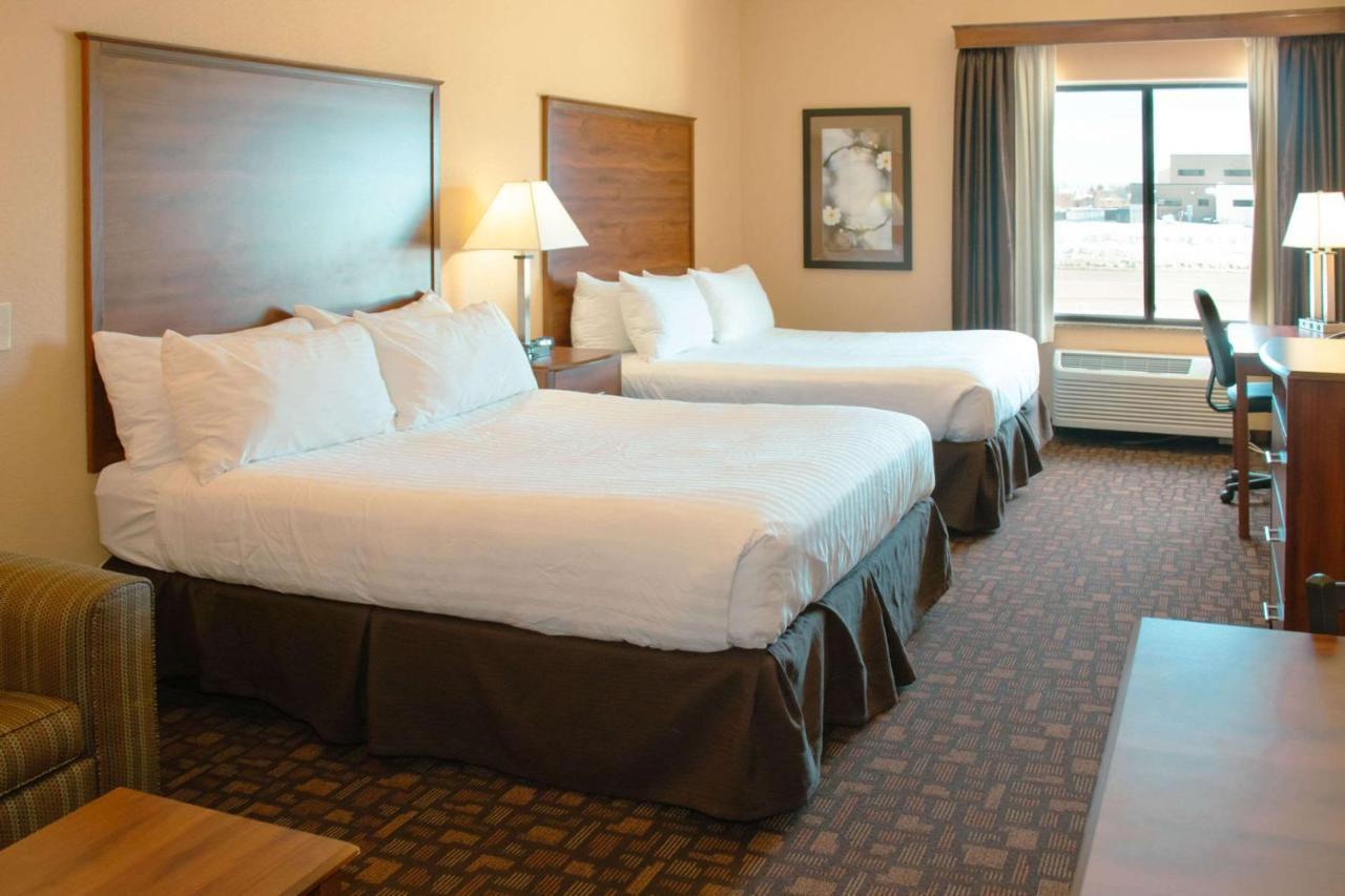 Grand Forks Lodge And Suites 外观 照片