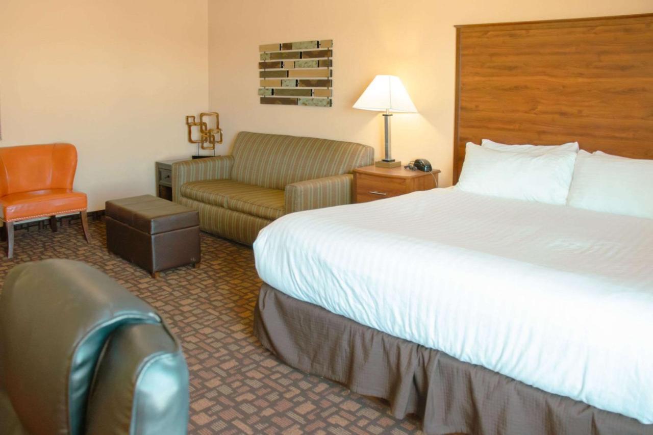 Grand Forks Lodge And Suites 外观 照片