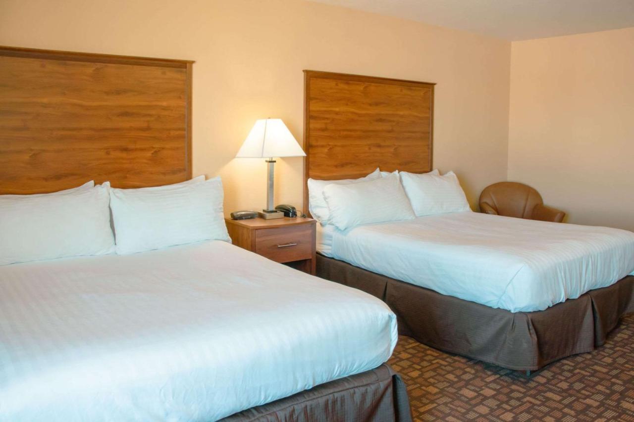 Grand Forks Lodge And Suites 外观 照片