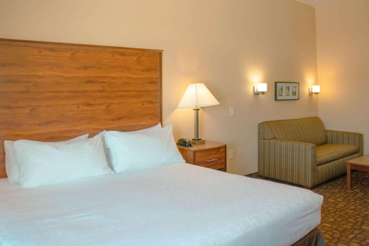 Grand Forks Lodge And Suites 外观 照片