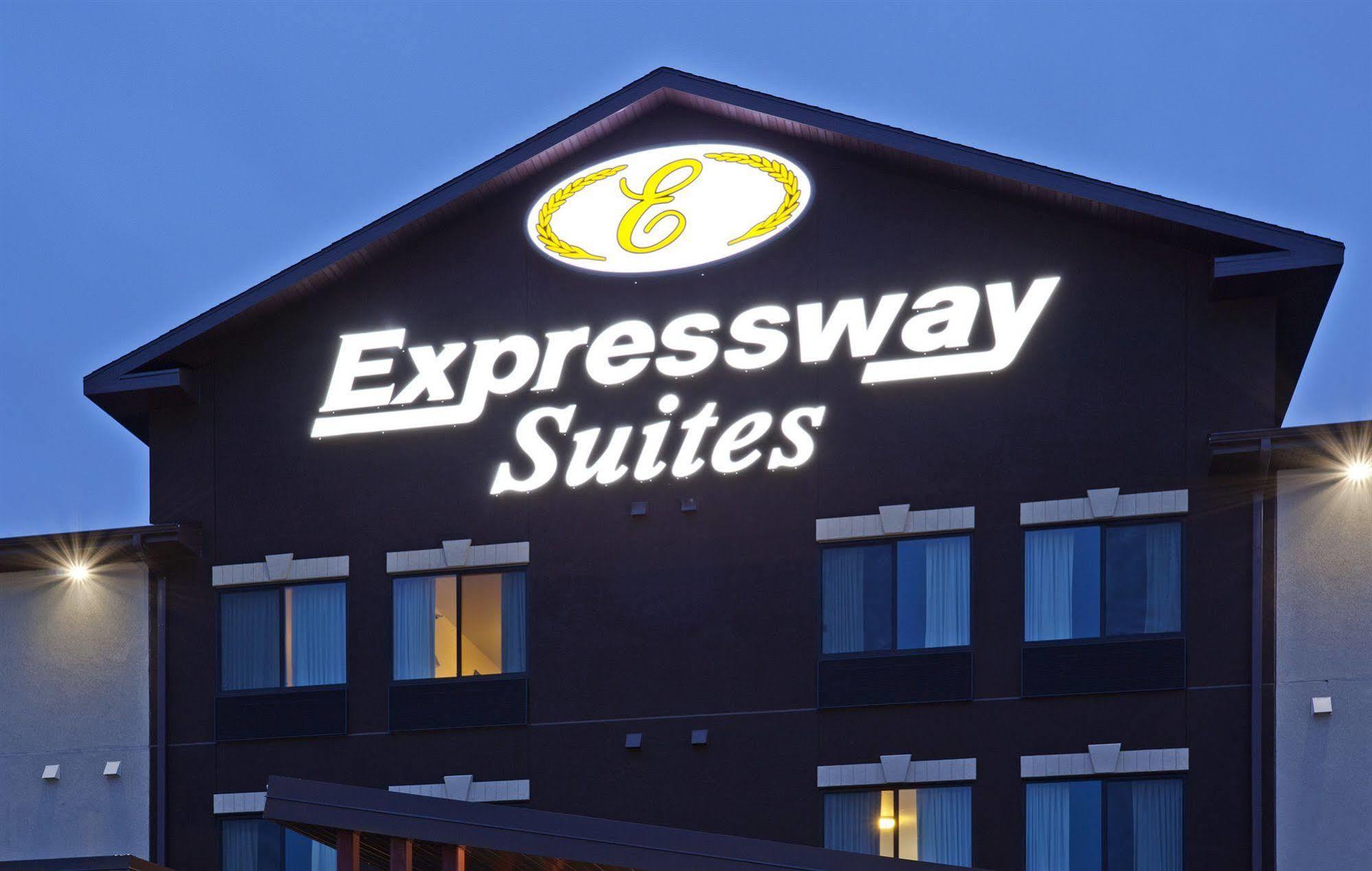 Grand Forks Lodge And Suites 外观 照片